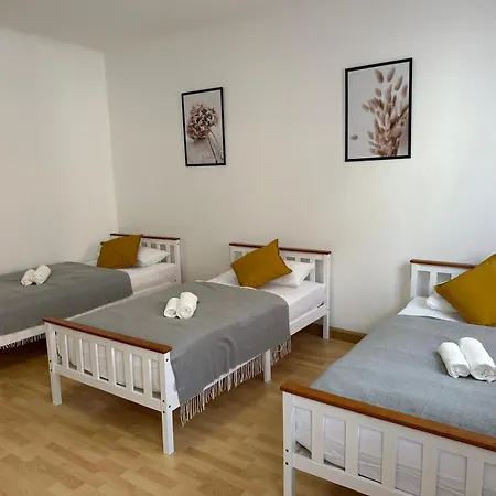 Panorama - 5 Einzelbetten, Kueche, Balkon, Parkplatz, Aufzug, Wlan Appartement *