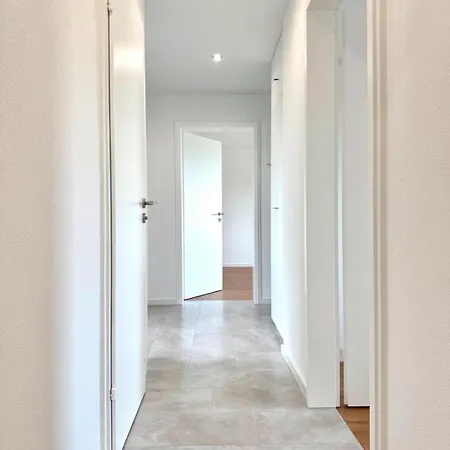 Panorama - 5 Einzelbetten, Kueche, Balkon, Parkplatz, Aufzug, Wlan Göppingen